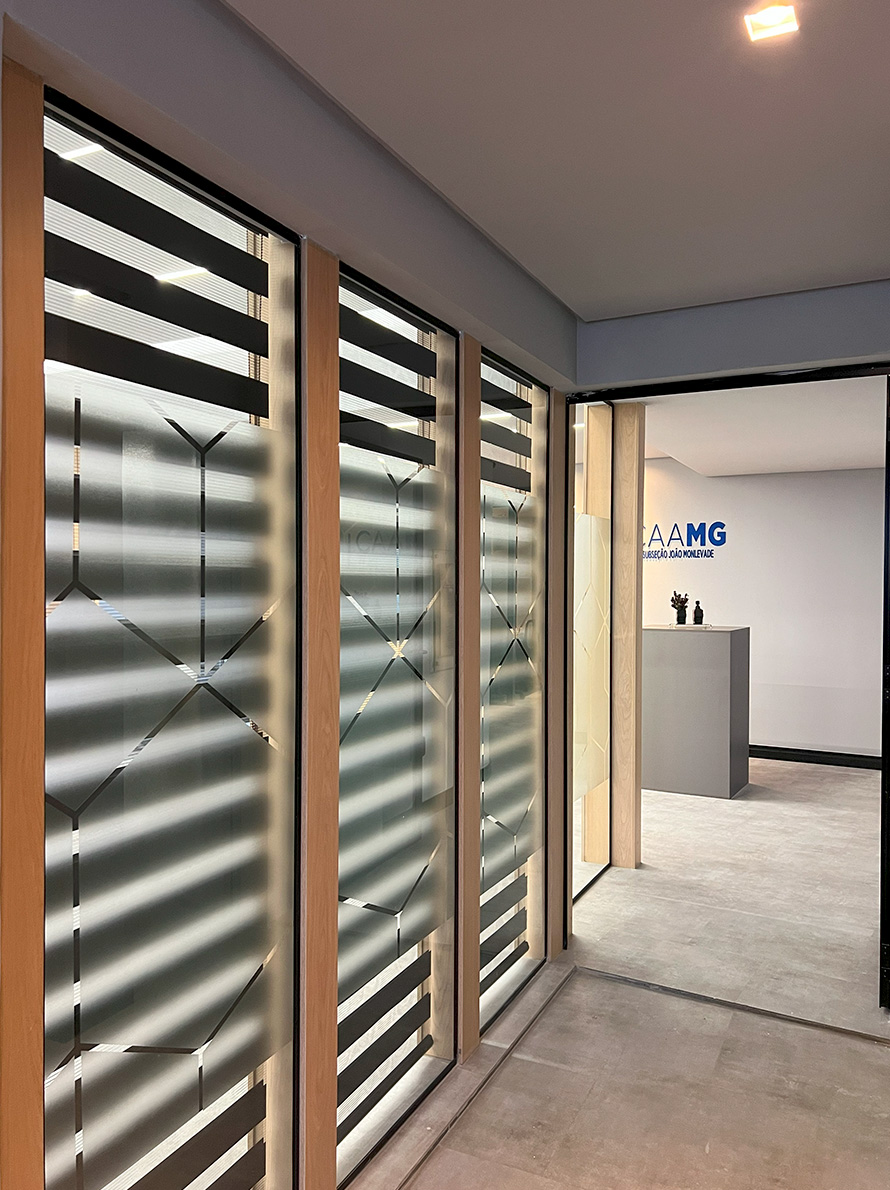 20230326_171701806_iOS